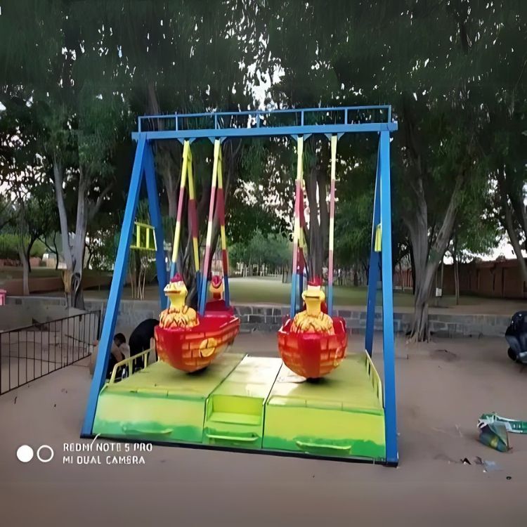 Ferris Wheel by Amusement Ride Manufacturer in Delhi