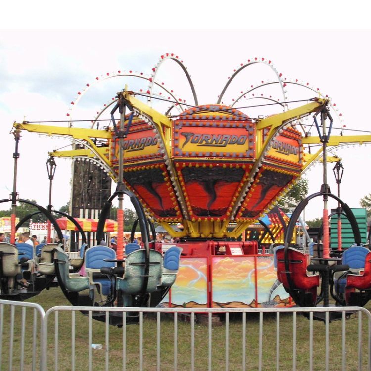 Ferris Wheel by Amusement Ride Manufacturer in Delhi